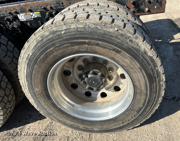 image for item DR6062 2012 Kenworth W900  truck cab and chassis