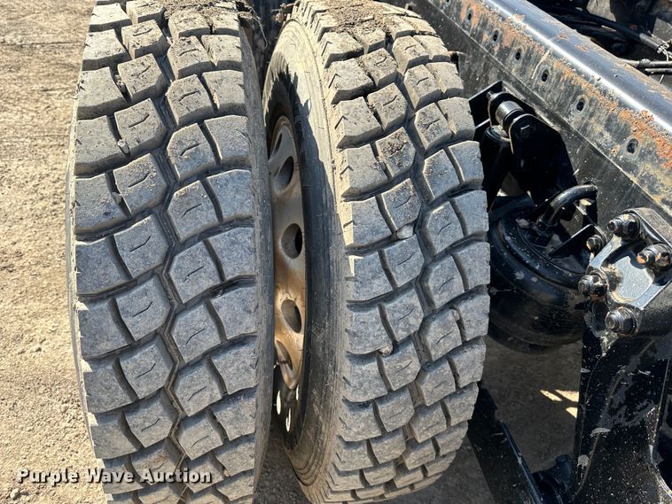 image for item DR6062 2012 Kenworth W900  truck cab and chassis