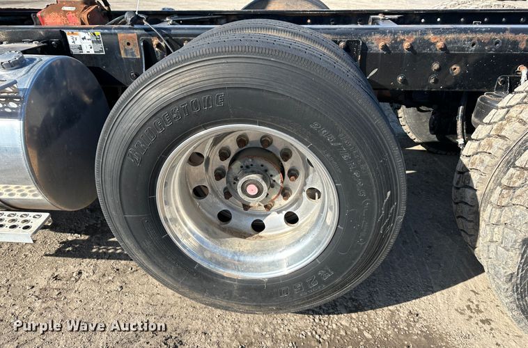 image for item DR6062 2012 Kenworth W900  truck cab and chassis