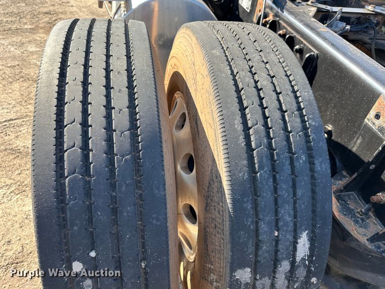 image for item DR6062 2012 Kenworth W900  truck cab and chassis