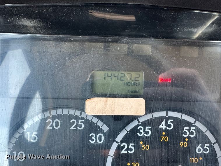 image for item DR6063 2006 Freightliner Business Class M2  semi truck