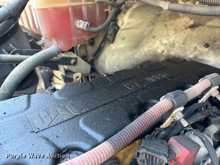 image for item DR6063 2006 Freightliner Business Class M2  semi truck