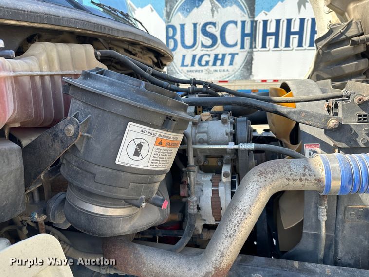 image for item DR6063 2006 Freightliner Business Class M2  semi truck