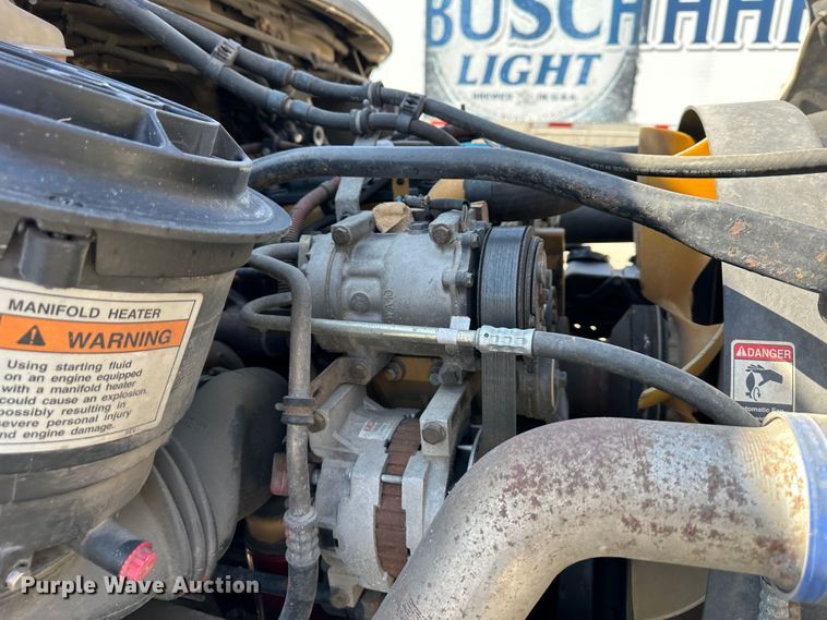 image for item DR6063 2006 Freightliner Business Class M2  semi truck