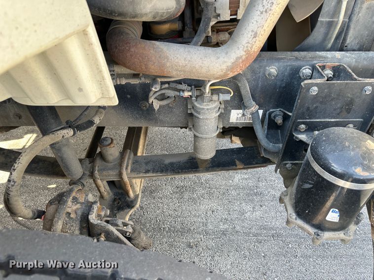 image for item DR6063 2006 Freightliner Business Class M2  semi truck