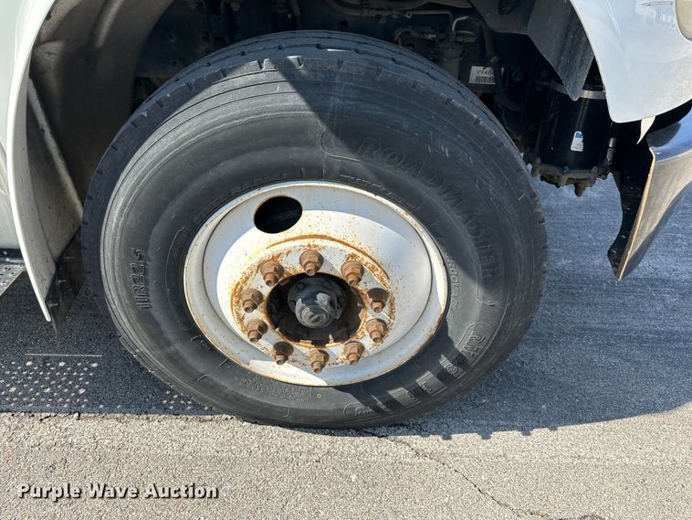 image for item DR6063 2006 Freightliner Business Class M2  semi truck