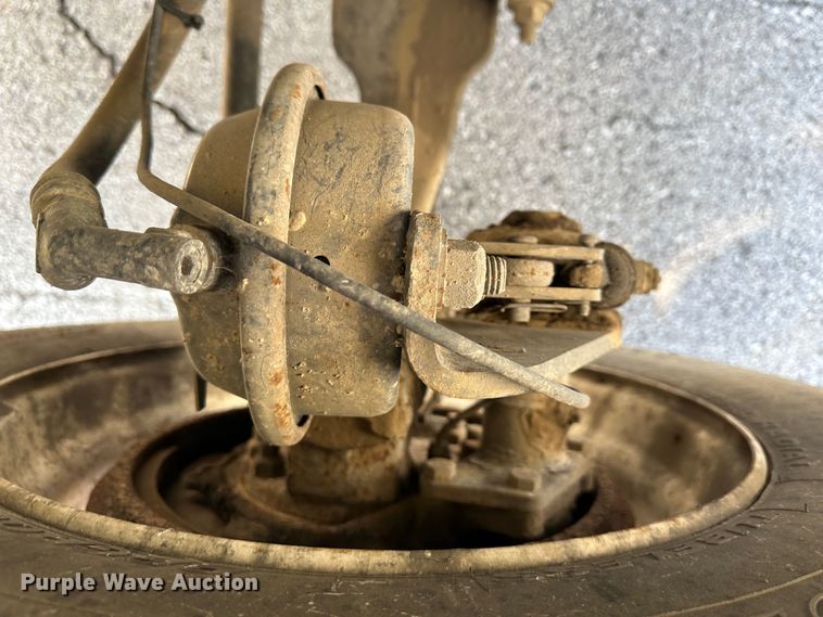 image for item DR6064 2003 International 4400  semi truck