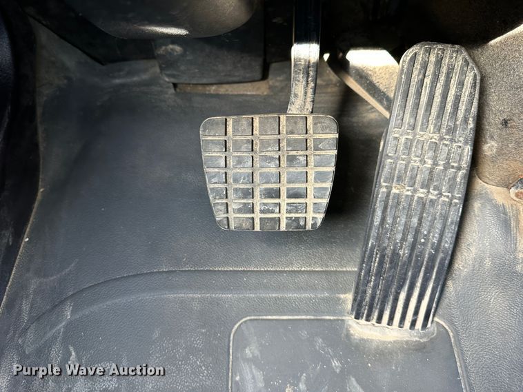 image for item DR6065 2007 Freightliner Business Class M2  truck cab and chassis