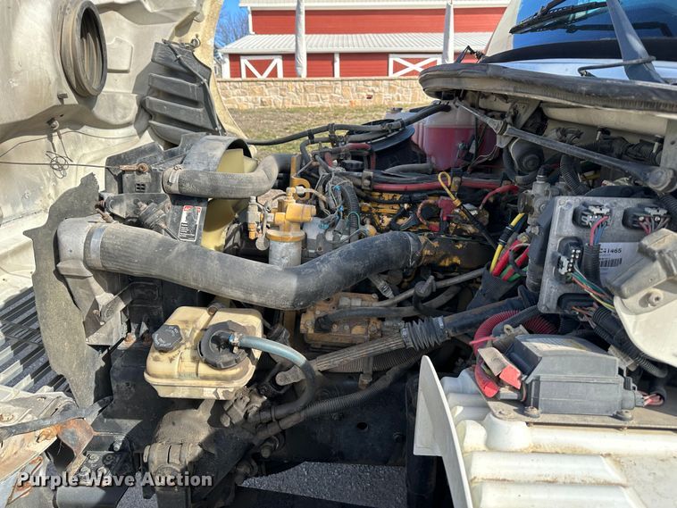 image for item DR6065 2007 Freightliner Business Class M2  truck cab and chassis