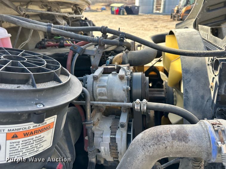 image for item DR6065 2007 Freightliner Business Class M2  truck cab and chassis