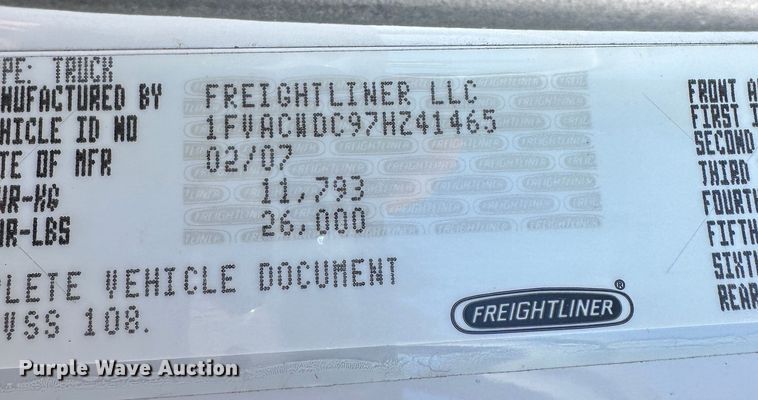 image for item DR6065 2007 Freightliner Business Class M2  truck cab and chassis