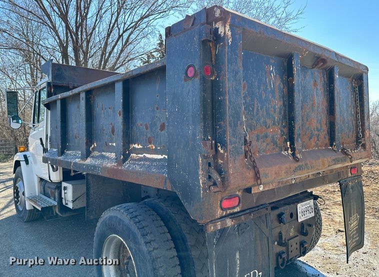 image for item DR6078 1998 Freightliner FL70  dump truck