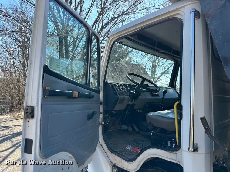 image for item DR6078 1998 Freightliner FL70  dump truck