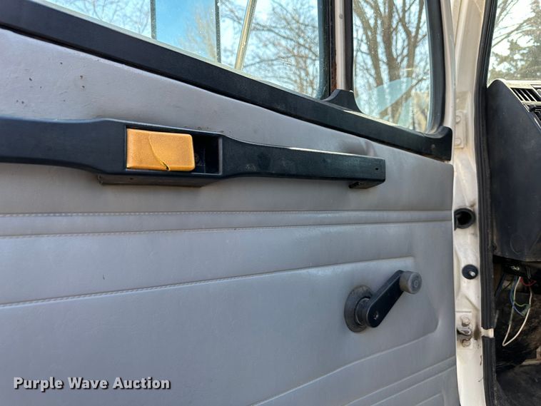 image for item DR6078 1998 Freightliner FL70  dump truck