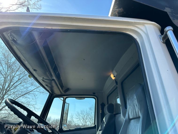 image for item DR6078 1998 Freightliner FL70  dump truck