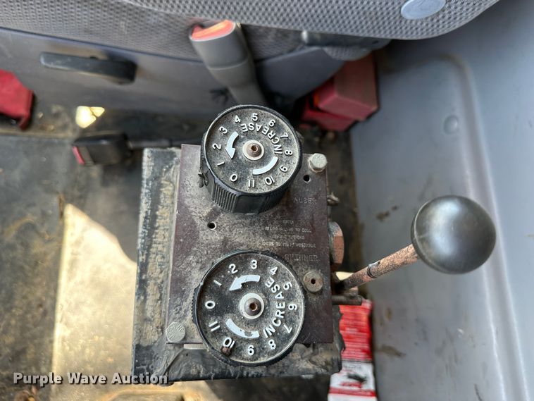 image for item DR6078 1998 Freightliner FL70  dump truck