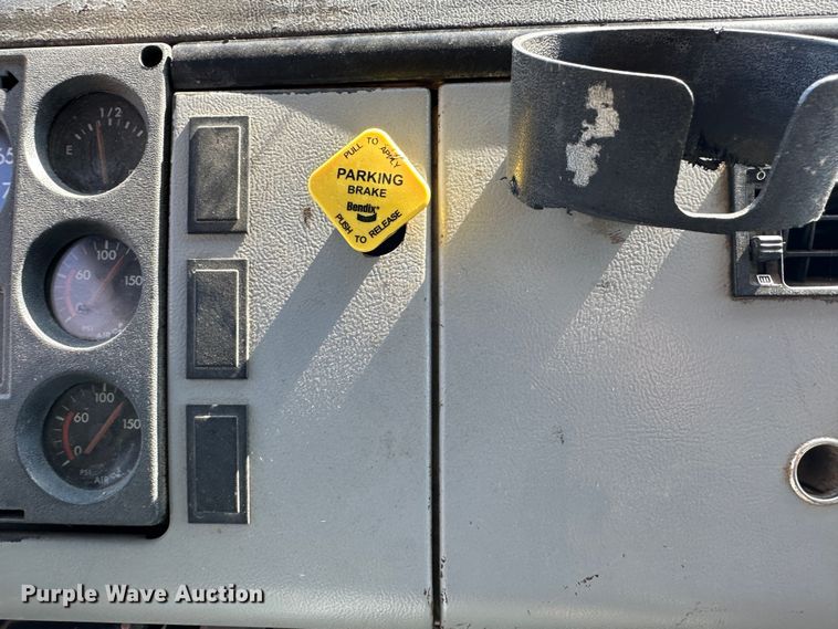 image for item DR6078 1998 Freightliner FL70  dump truck