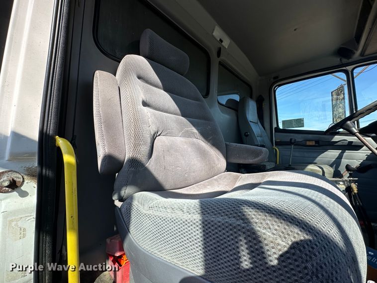 image for item DR6078 1998 Freightliner FL70  dump truck