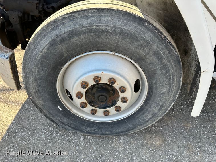 image for item DR6078 1998 Freightliner FL70  dump truck