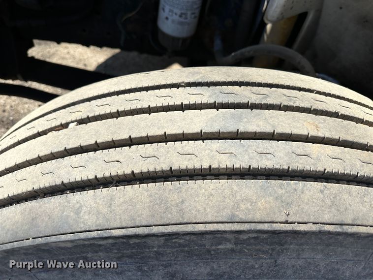 image for item DR6078 1998 Freightliner FL70  dump truck