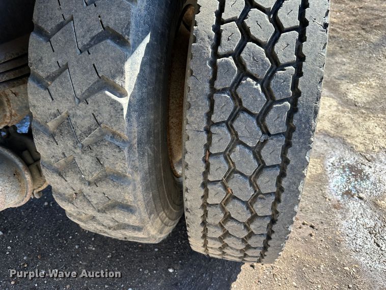 image for item DR6078 1998 Freightliner FL70  dump truck