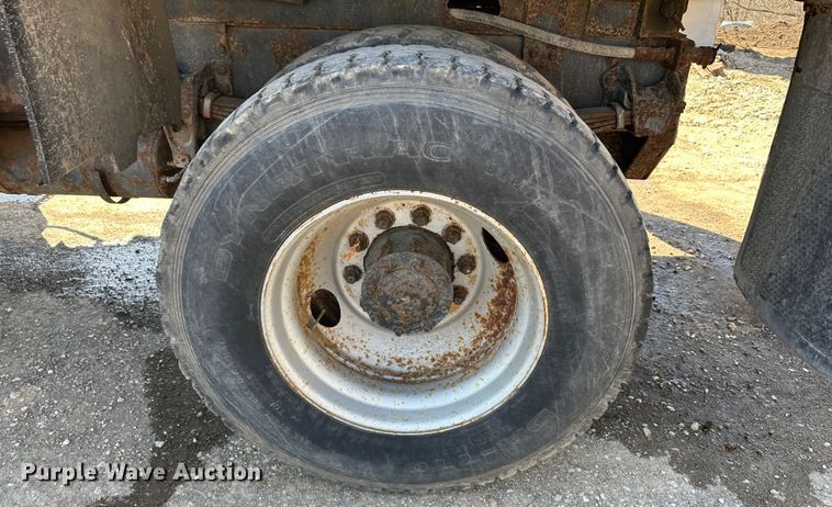 image for item DR6078 1998 Freightliner FL70  dump truck