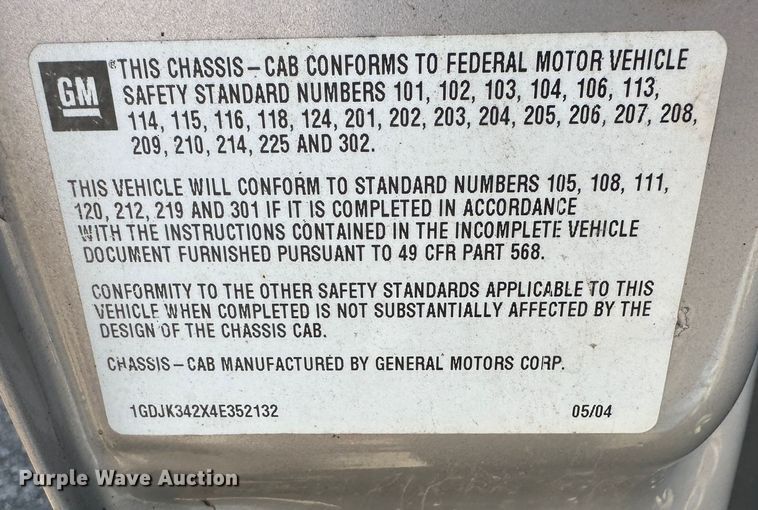 image for item DR6079 2004 GMC Sierra 3500  flatbed pickup truck