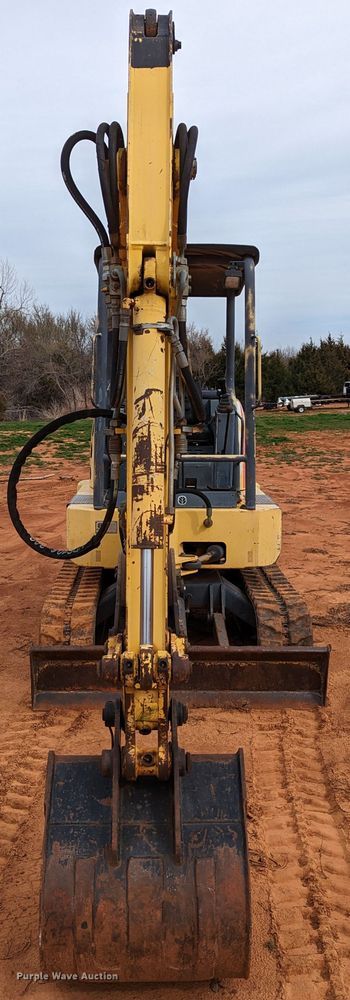 image for item DR6834 2001 New Holland EC35  mini excavator