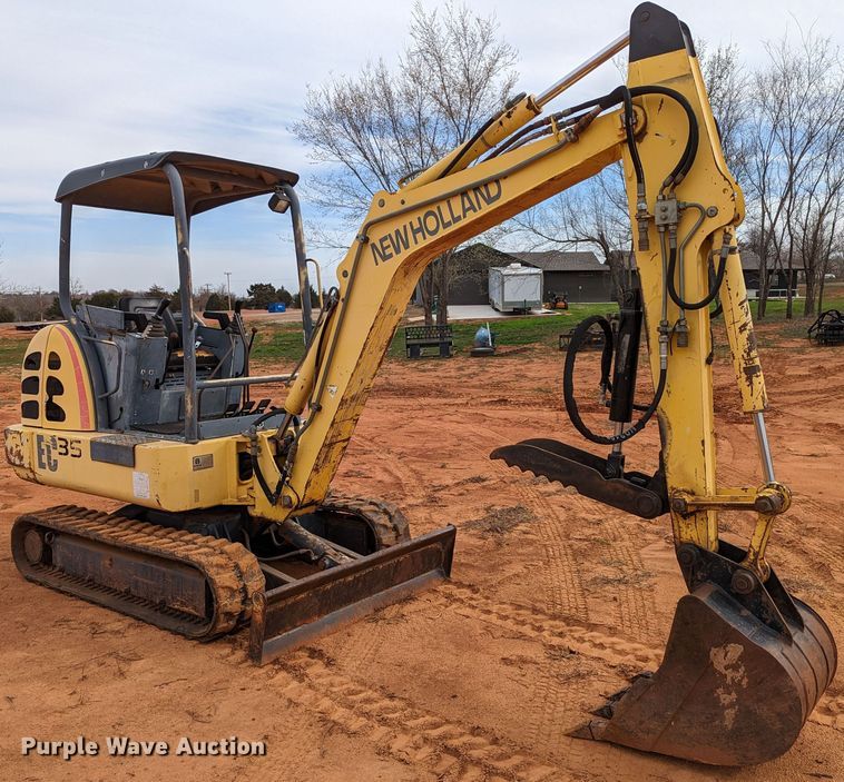 image for item DR6834 2001 New Holland EC35  mini excavator