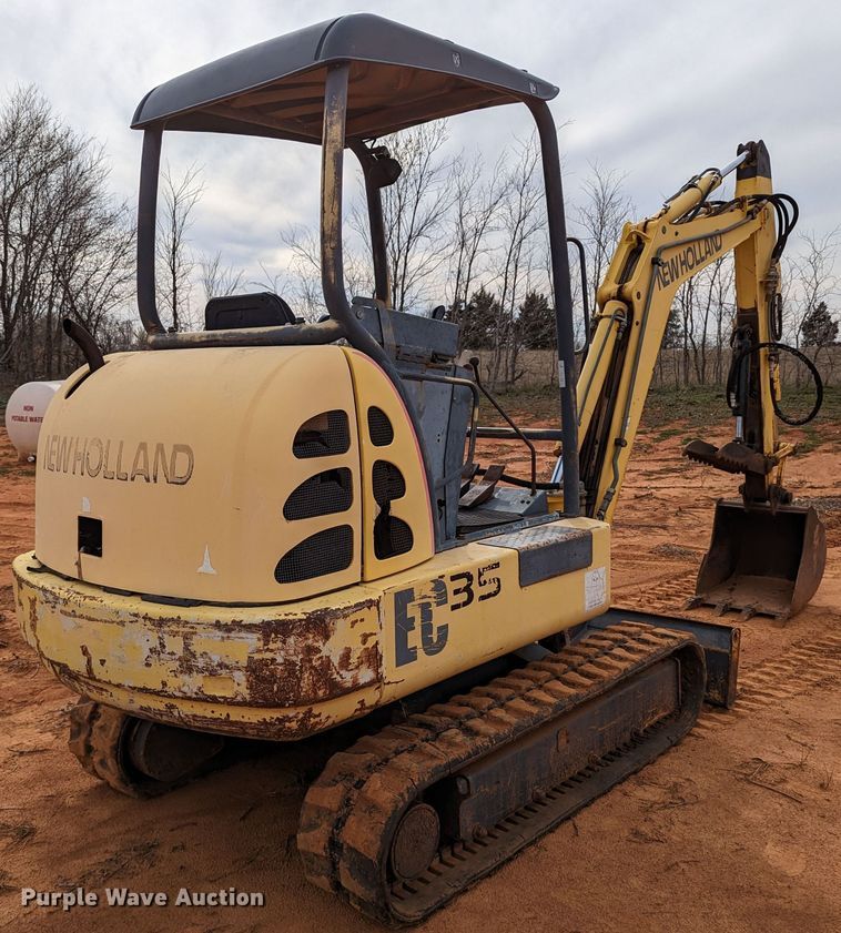 image for item DR6834 2001 New Holland EC35  mini excavator