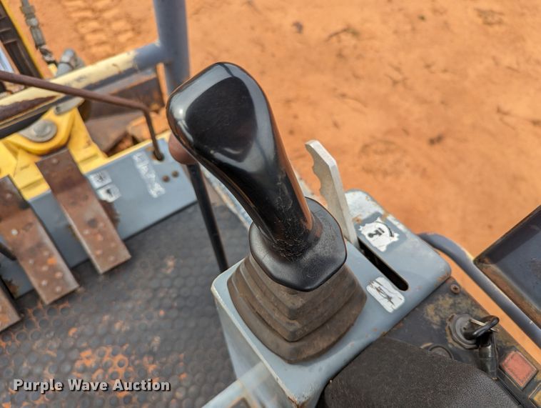 image for item DR6834 2001 New Holland EC35  mini excavator