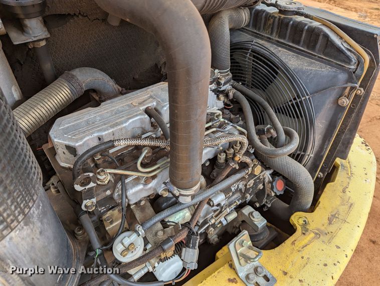 image for item DR6834 2001 New Holland EC35  mini excavator