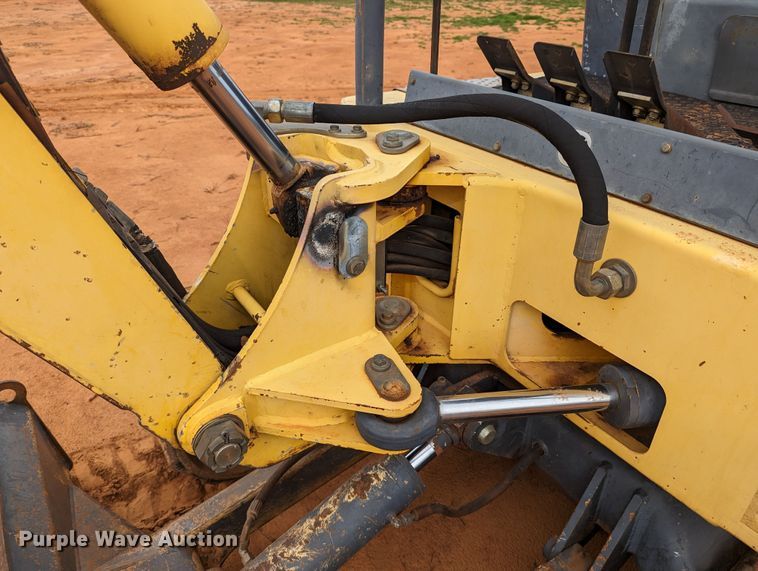 image for item DR6834 2001 New Holland EC35  mini excavator