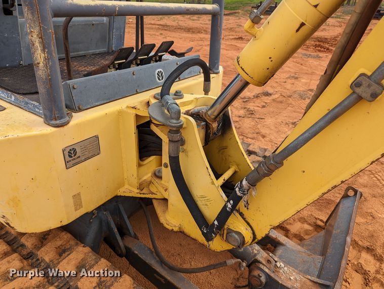 image for item DR6834 2001 New Holland EC35  mini excavator