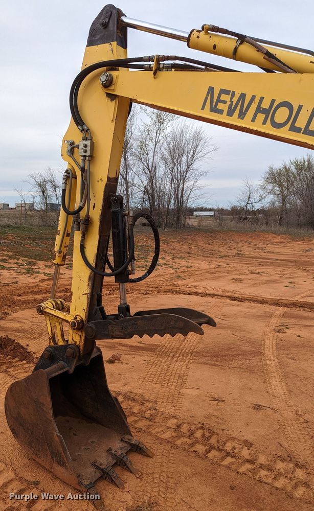 image for item DR6834 2001 New Holland EC35  mini excavator