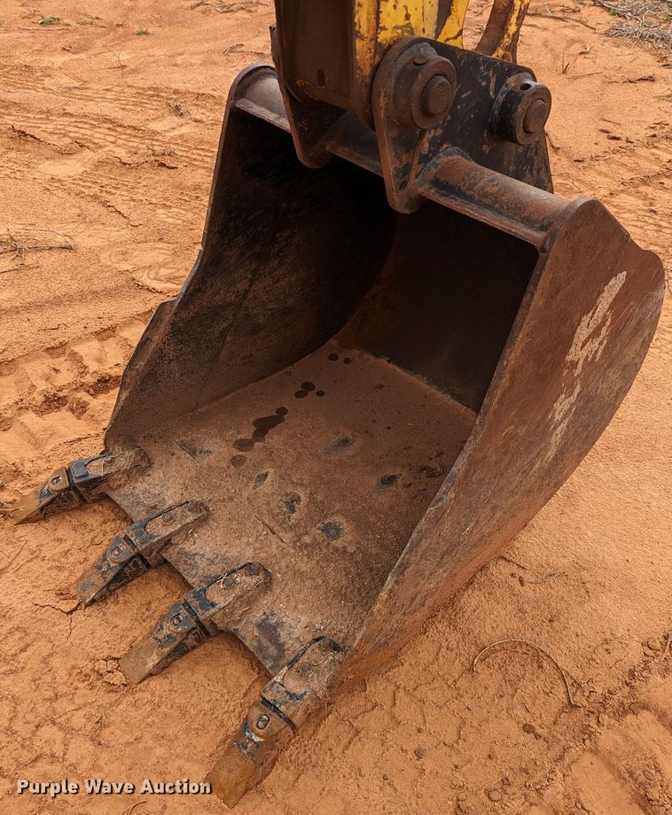 image for item DR6834 2001 New Holland EC35  mini excavator