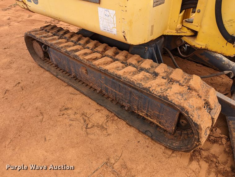 image for item DR6834 2001 New Holland EC35  mini excavator