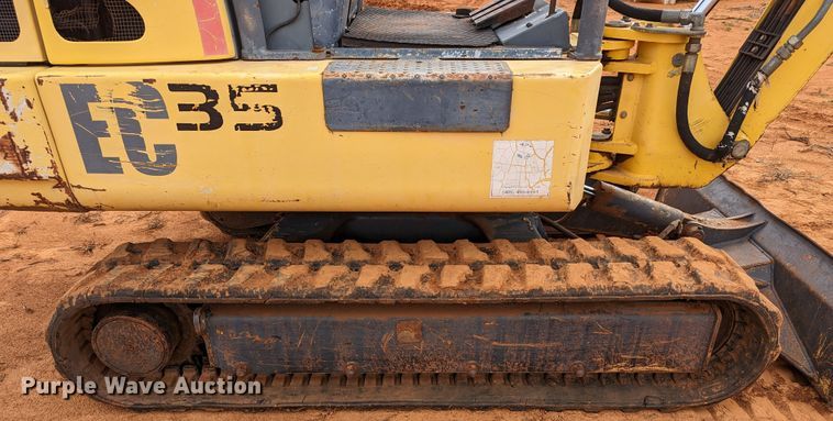 image for item DR6834 2001 New Holland EC35  mini excavator