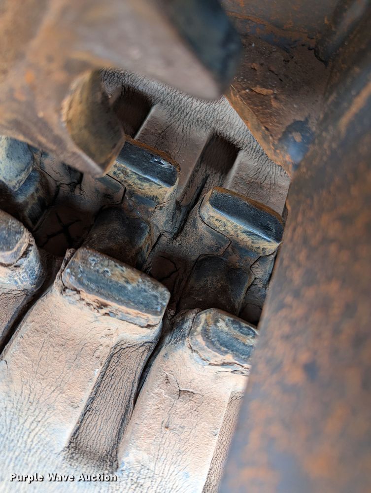 image for item DR6834 2001 New Holland EC35  mini excavator