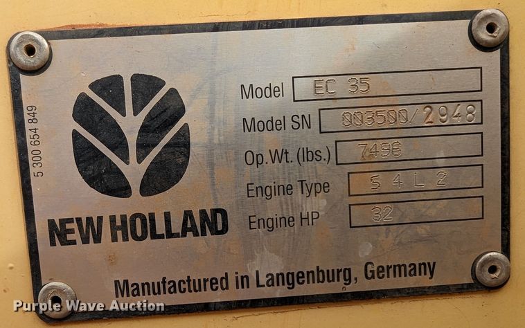 image for item DR6834 2001 New Holland EC35  mini excavator