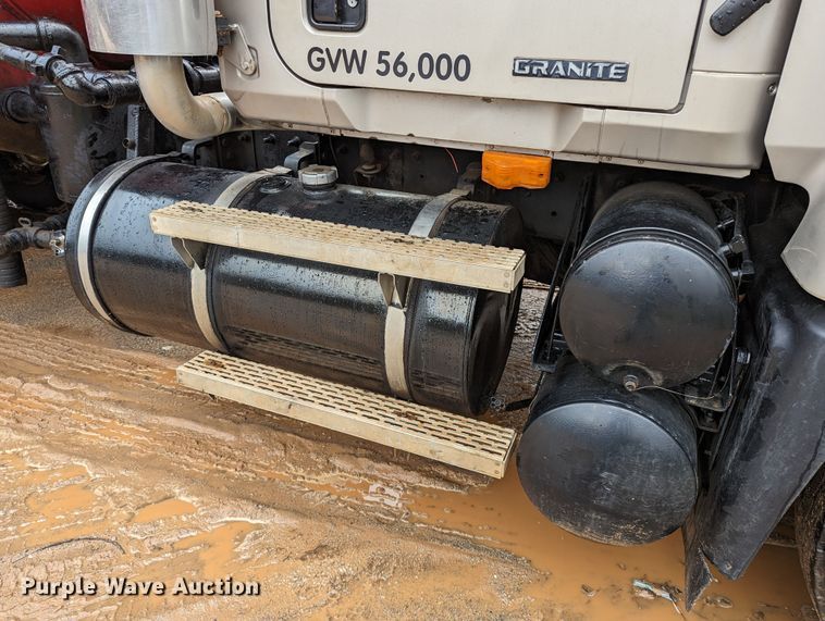 image for item DR6843 2004 Mack Granite CV713  vacuum truck