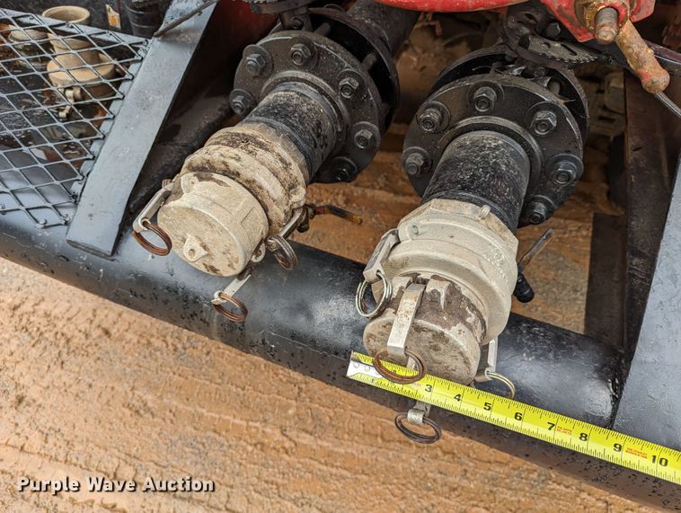 image for item DR6843 2004 Mack Granite CV713  vacuum truck