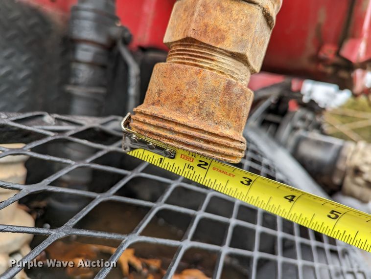 image for item DR6843 2004 Mack Granite CV713  vacuum truck