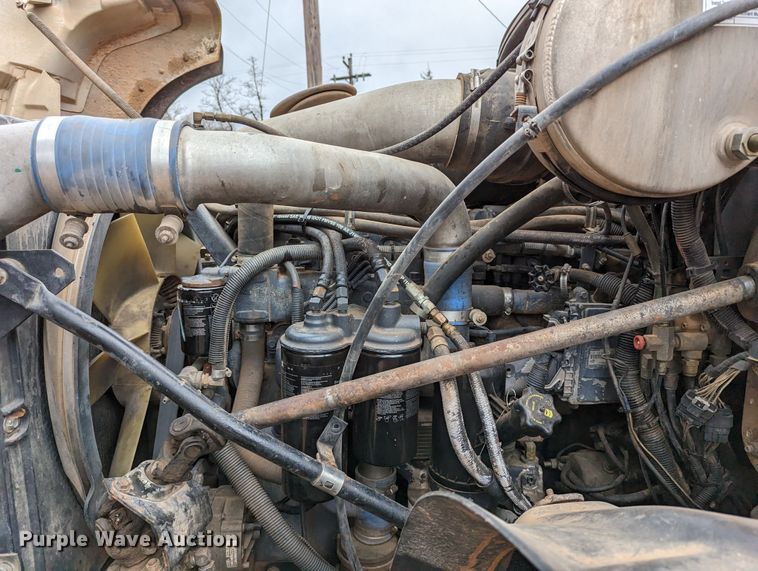 image for item DR6843 2004 Mack Granite CV713  vacuum truck