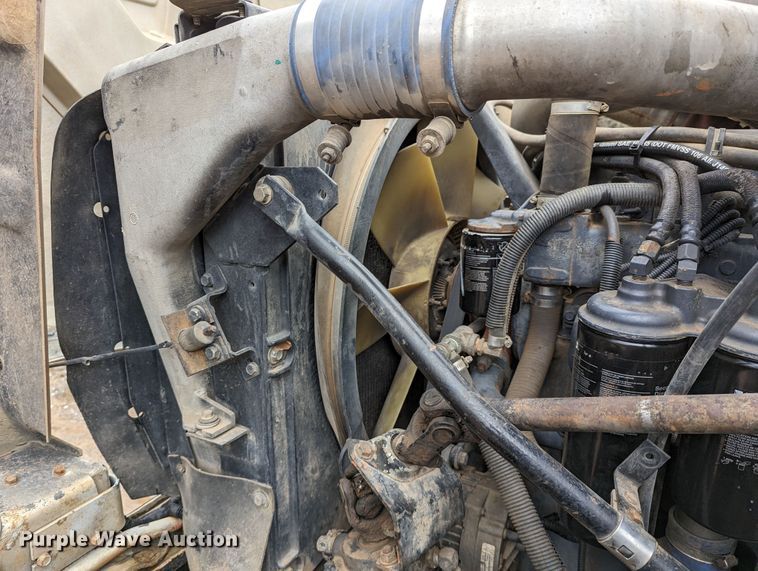 image for item DR6843 2004 Mack Granite CV713  vacuum truck