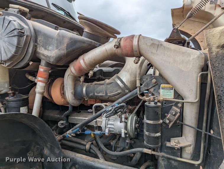 image for item DR6843 2004 Mack Granite CV713  vacuum truck