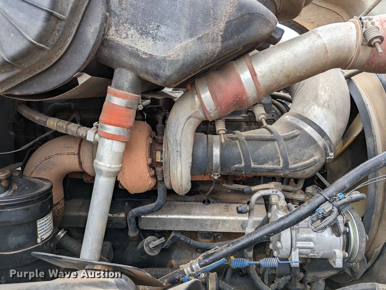 image for item DR6843 2004 Mack Granite CV713  vacuum truck