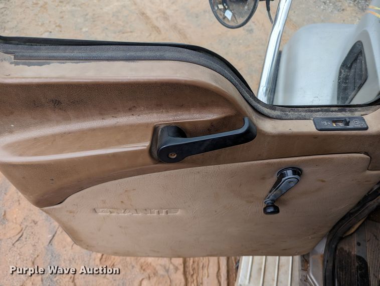 image for item DR6843 2004 Mack Granite CV713  vacuum truck