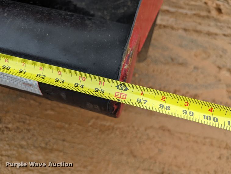 image for item DR6843 2004 Mack Granite CV713  vacuum truck