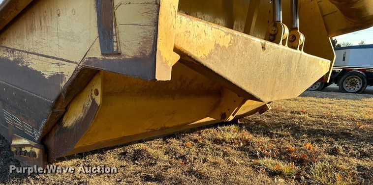 image for item DR7462 2003 Caterpillar 621G  scraper